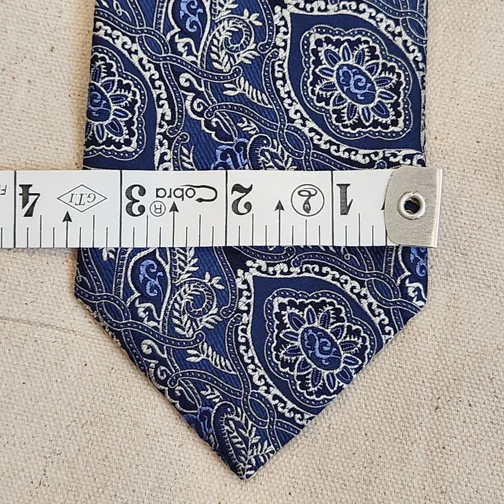 Daniel Cremieux Archive Collection Tie Blue Paisley 100% Silk Handmade Italy